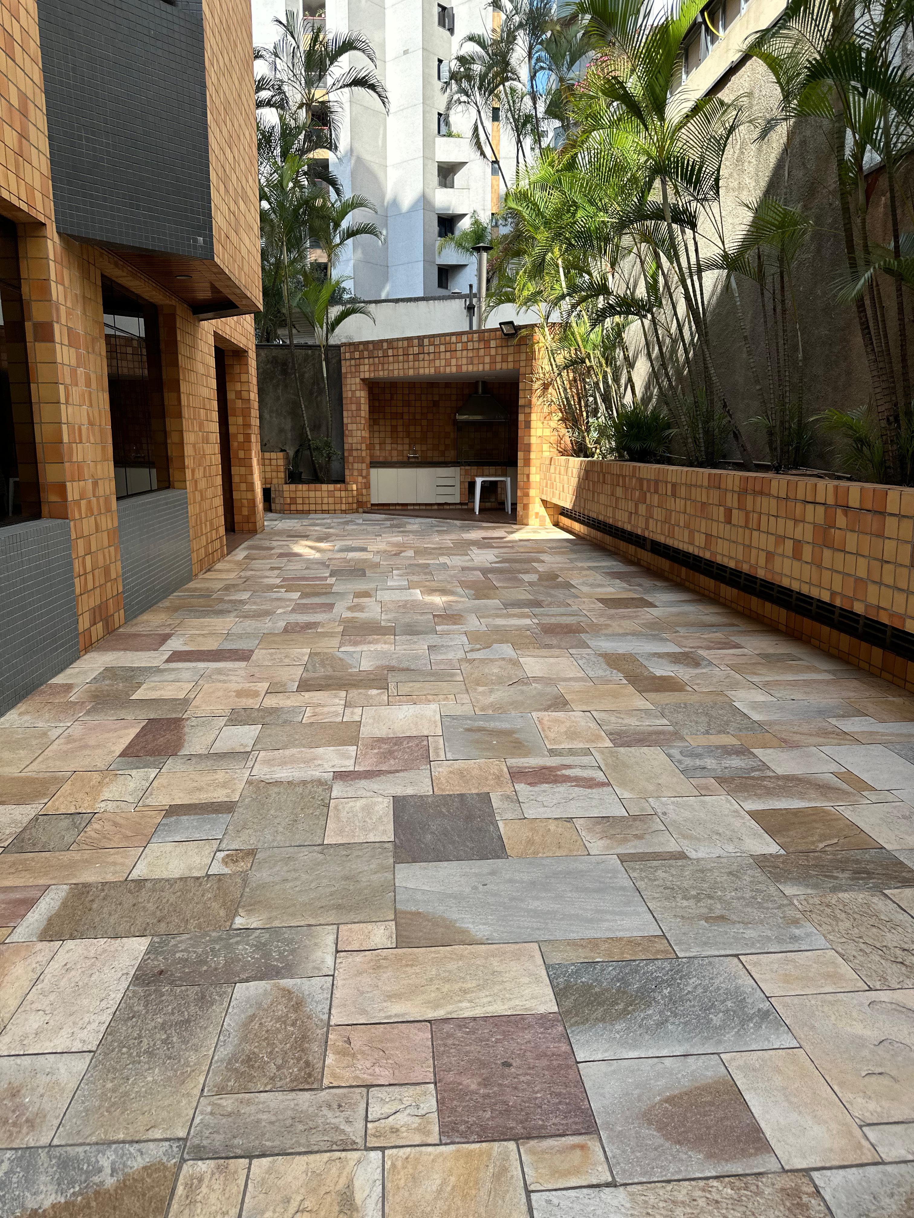 Apartamento Alto Padrão - Bairro Santa Paula - 200 mts denárea útil