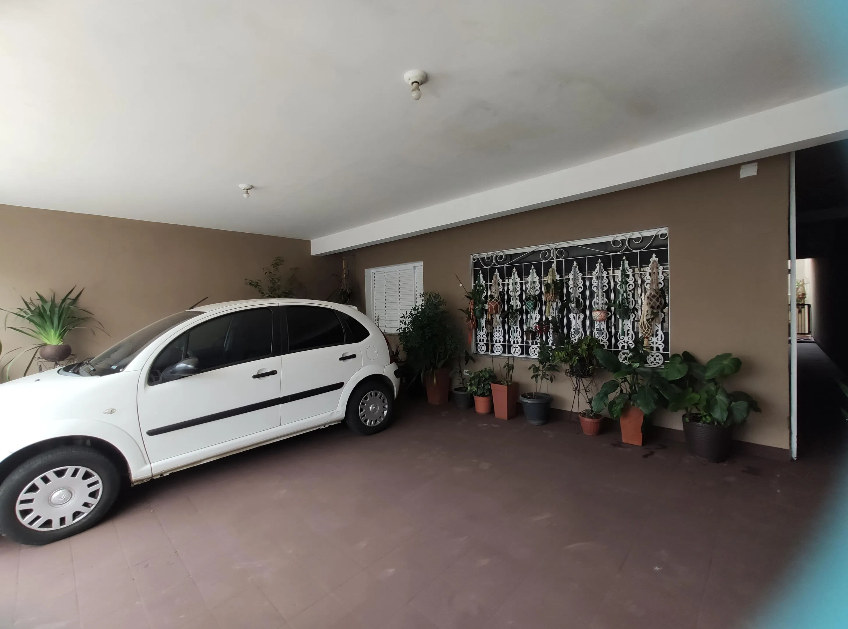 Sobrado à venda com 232m², 4 quartos e 2 vagas