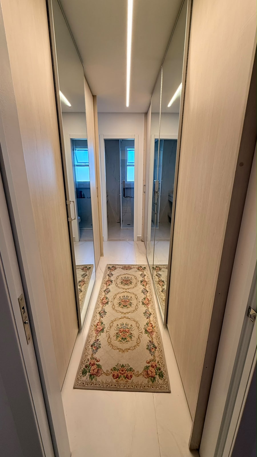 Apartamento Porteira Fechada - Bairro Olímpico-Andar Alto-Vista Livre 