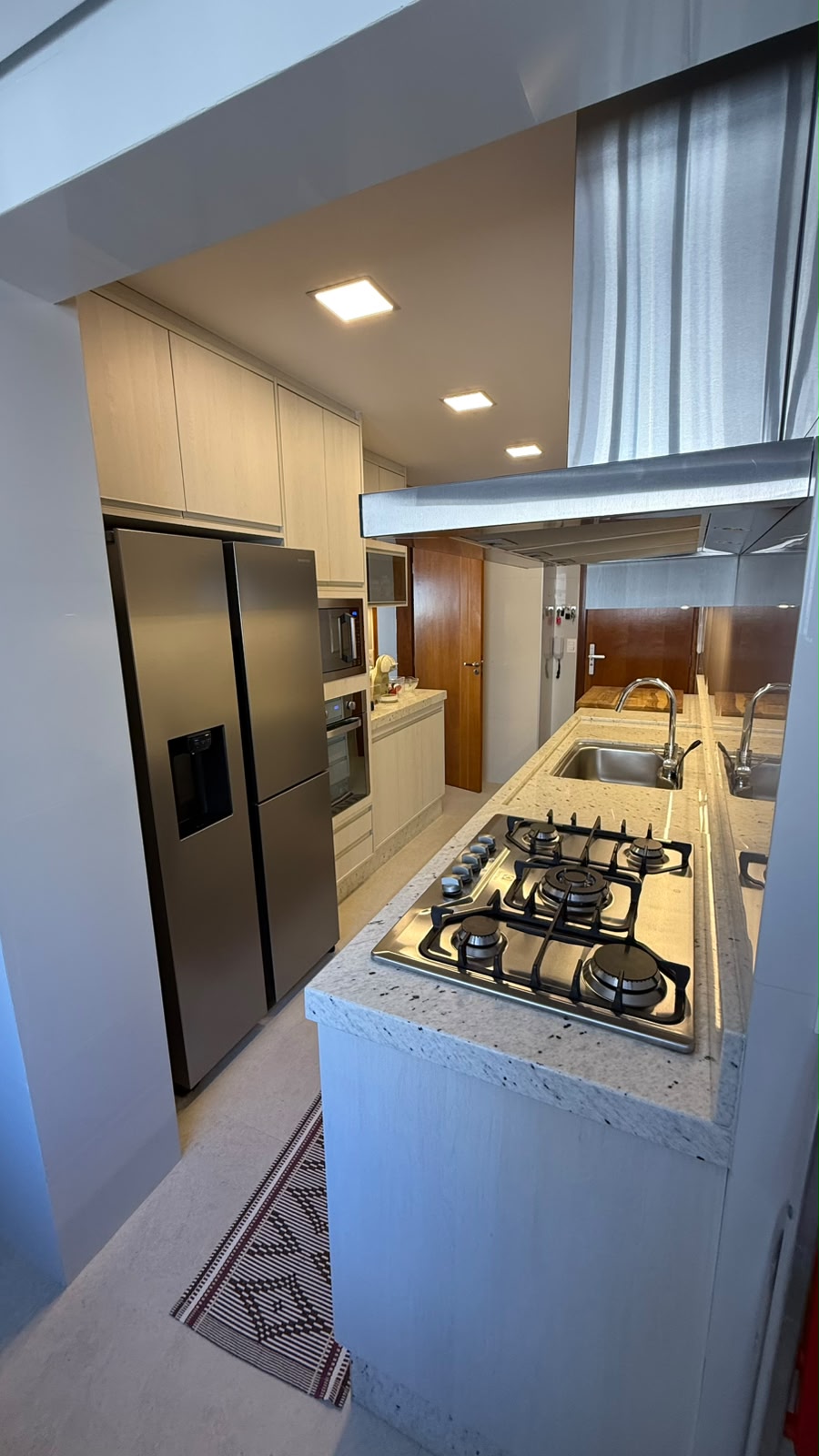 Apartamento Porteira Fechada - Bairro Olímpico-Andar Alto-Vista Livre 