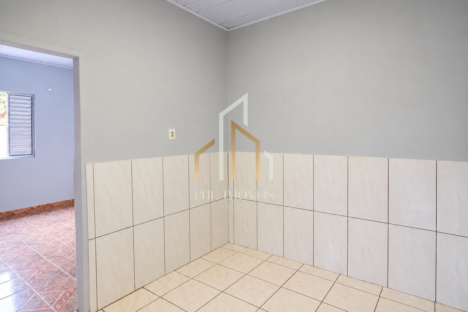 Casa Vaga -72 Mts - Bairro Olímpico