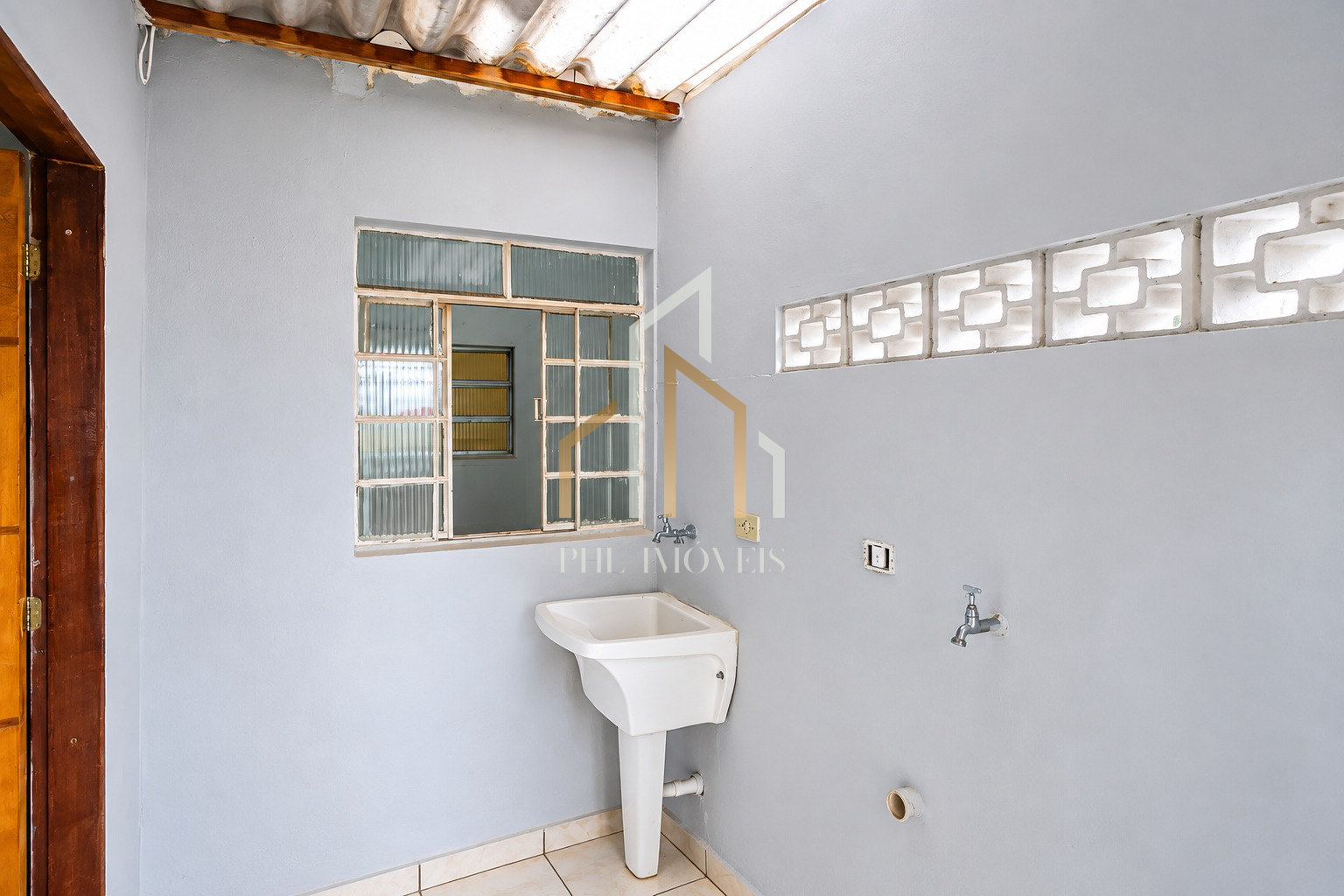 Casa Vaga -72 Mts - Bairro Olímpico