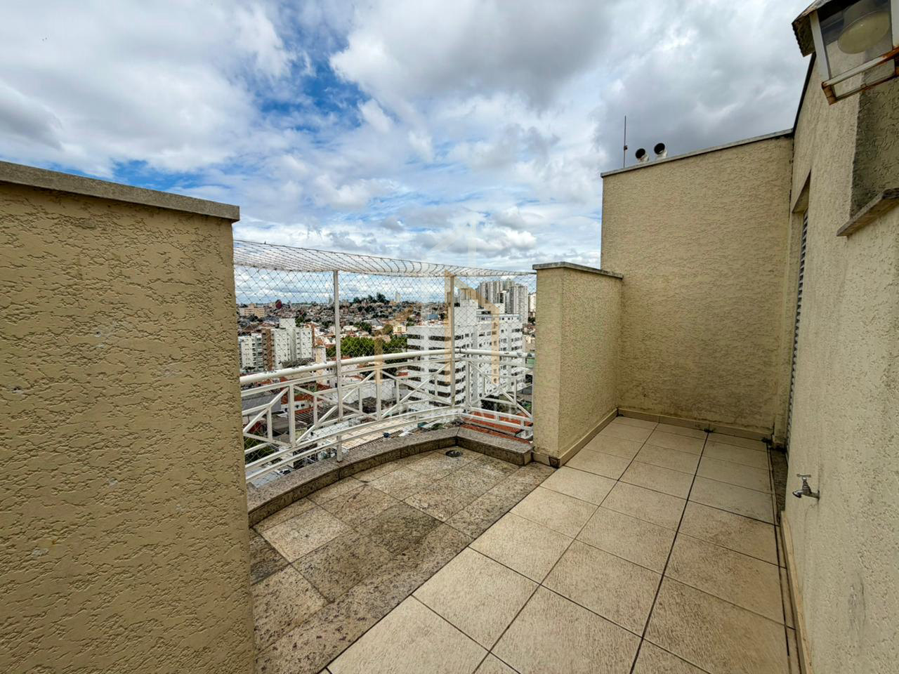 Cobertura Duplex- 124m2 -Bairro Barcelona- Prédio com Elevador