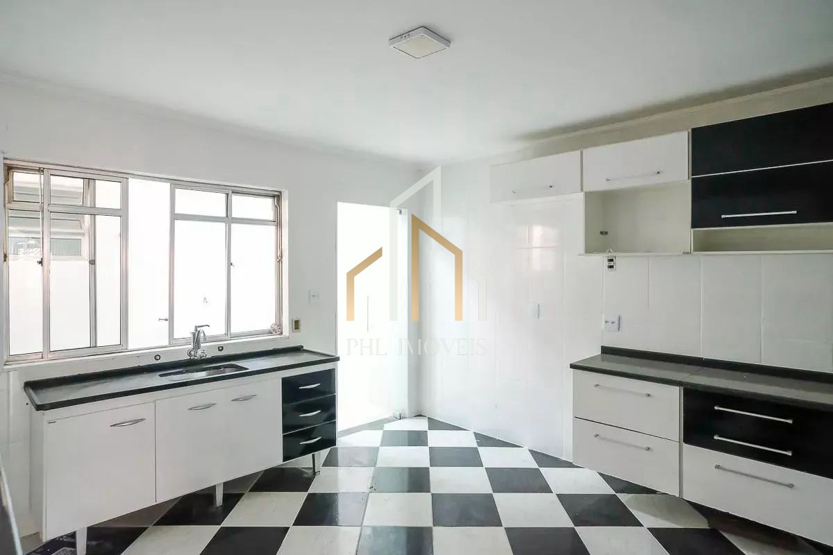 Sobrado Reformado à venda -150m² - B. Santa Maria