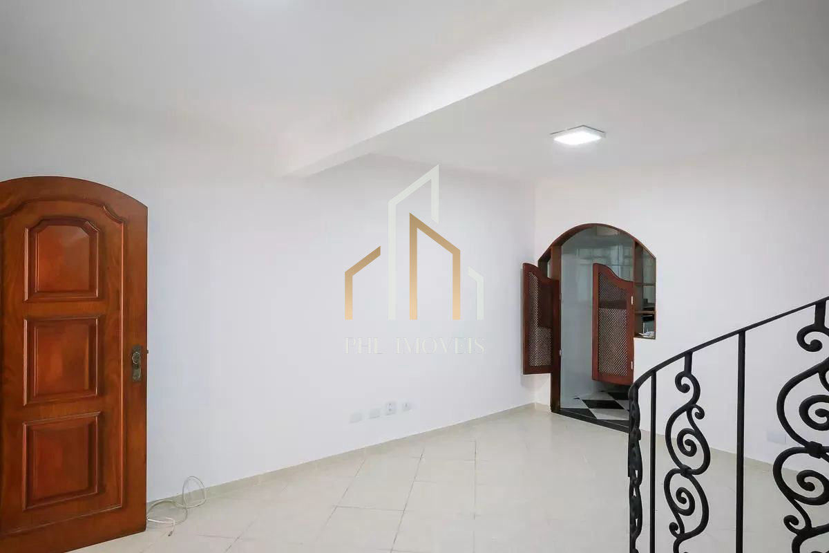 Sobrado Reformado à venda -150m² - B. Santa Maria