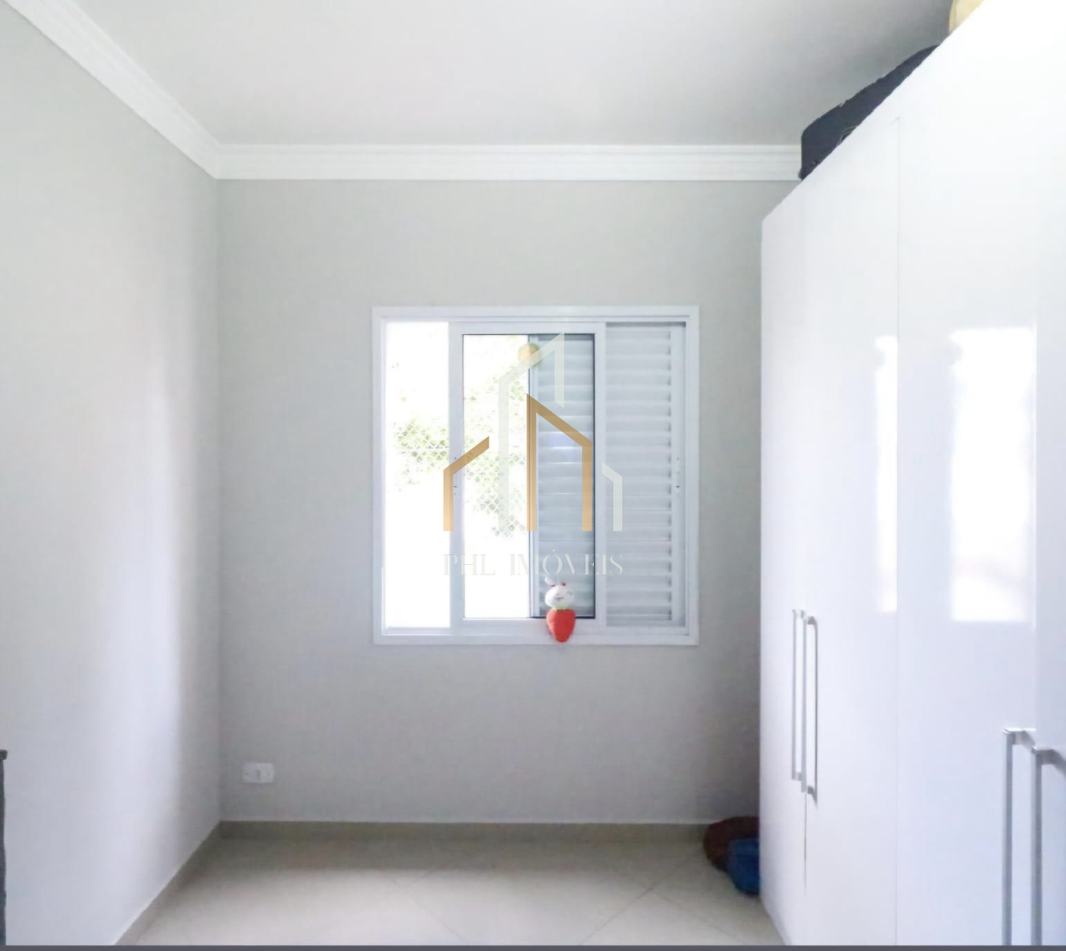 Apartamento 70 metros - 2 dormitórios - Elétrica e Hidráulica nova